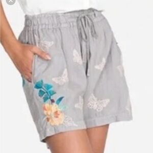 Johnny Was Gray Floral Embroidered Shorts